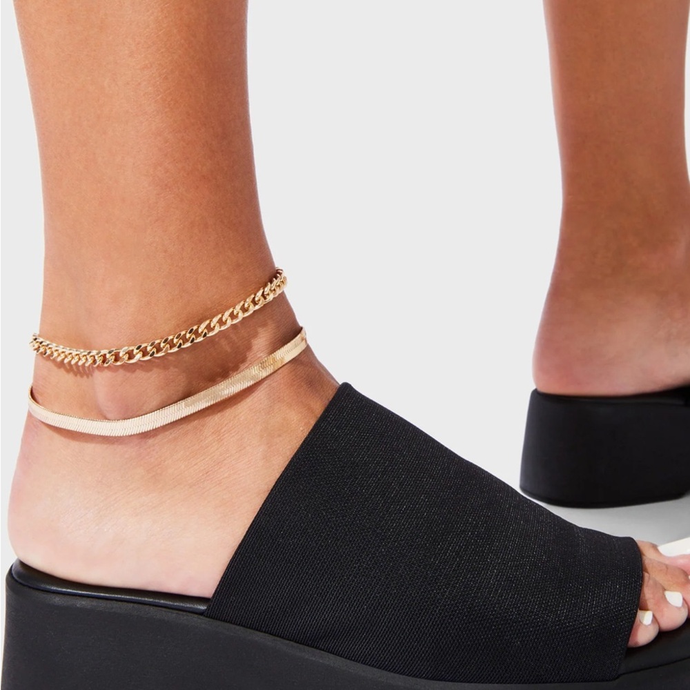 Steve Madden Black Slide Sandals